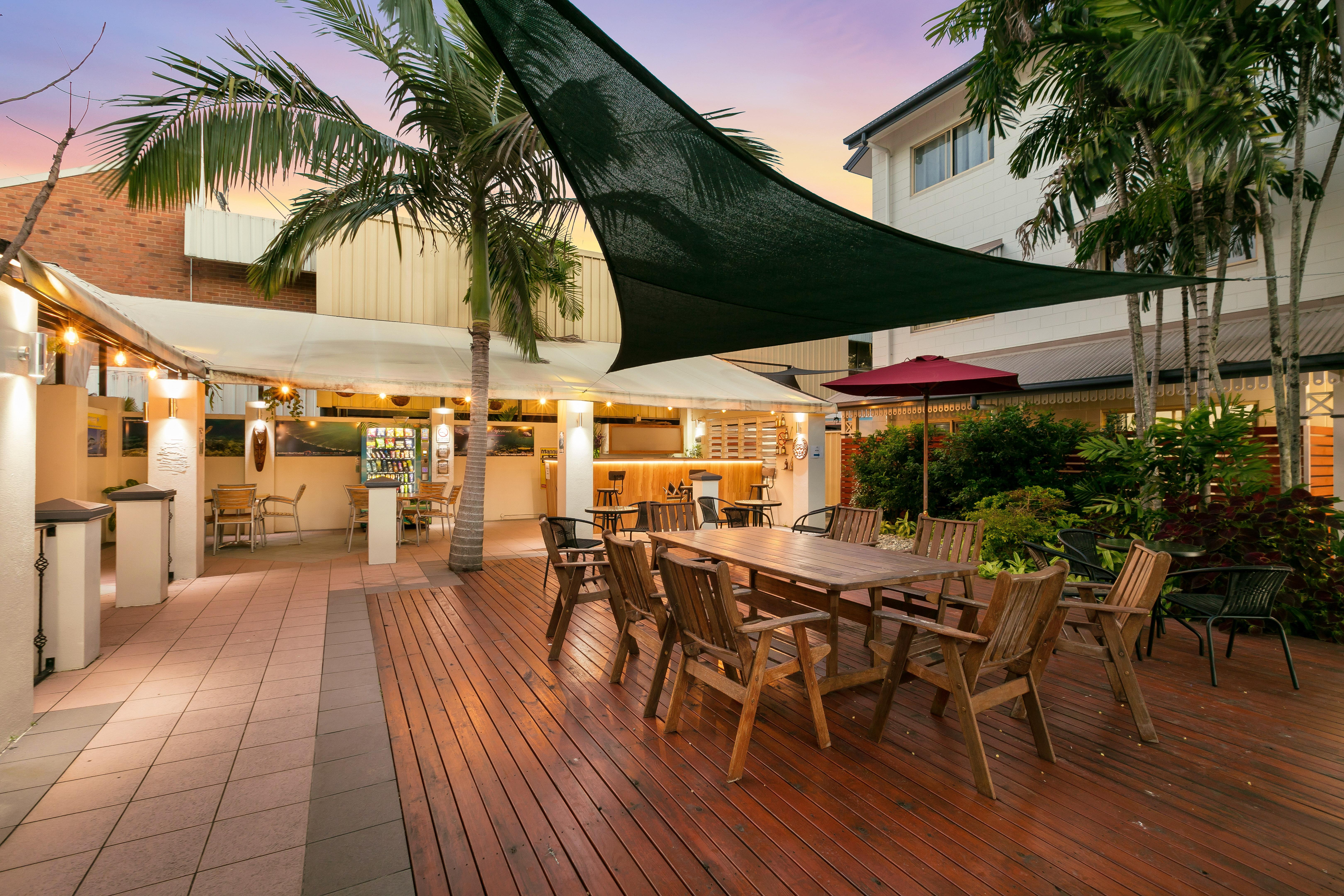 Мотель Cairns Queens Court Экстерьер фото